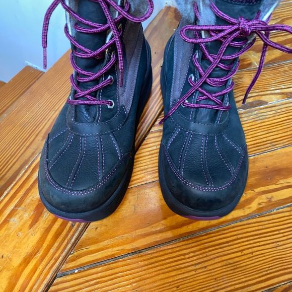 UGG CELISTE Sheepskin Insulated Winter Snow Boot Women’s Size 9, MSRP $225 - Picture 10 of 12